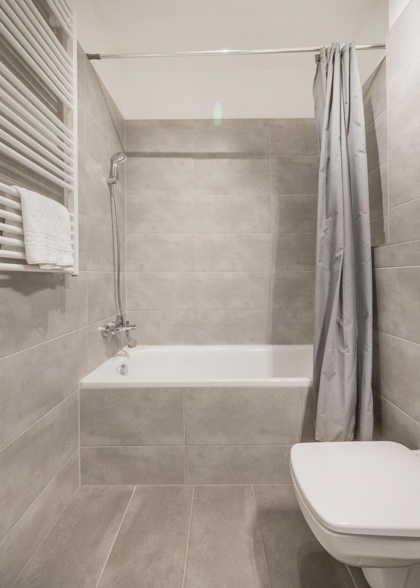 Modern Riverfront Apartment With Free Parking Budapeszt Zewnętrze zdjęcie